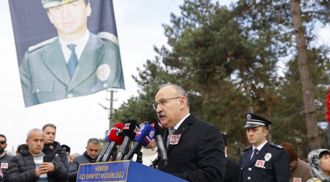 Sakarya Valisi Yaşar KARADENİZ 1 Mayıs Emek ve Dayanışma Günü Kutlama Mesajı Yayınladı