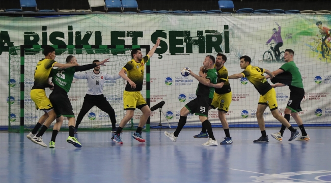 Büyükşehir hentbol play-offlara galibiyetle başladı