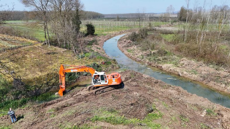 Sakarya Büyükşehir Belediyesi 16 İlçede Kapsamlı Drenaj ve Kanal Temizliğine Başladı