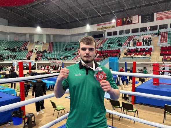 Büyükşehir Belediyesi Sporcuları Farklı Branşlarda Türkiye Genelinde Başarı Gösterdi