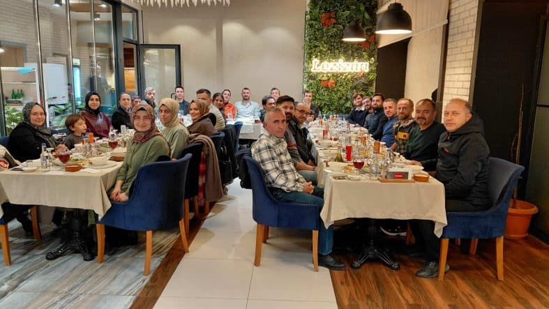 Fakülte İdari Personeli Kadir Gecesi’nde İftar Yemeğinde Bir Araya Geldi