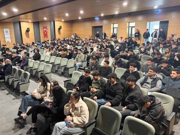 Turan Erdemli, Gençlerle Girişimcilik ve Sanayi Üzerine Deneyimlerini Paylaştı