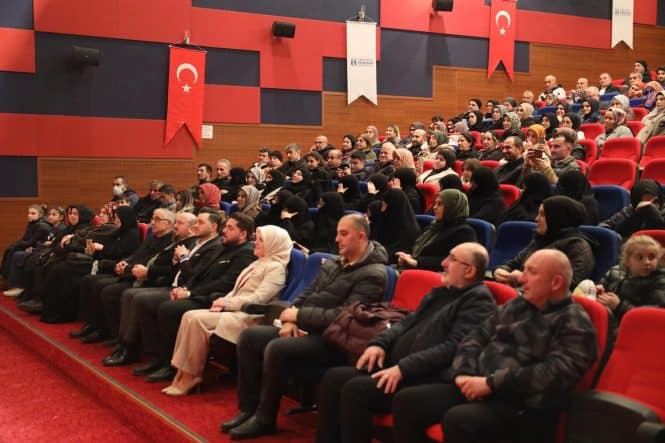 Dursun Ali Erzincanlı'nın Şiir Dinletisiyle Ramazan Takvimi Sakarya’da Sona Erdi
