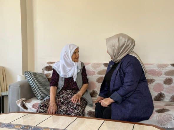 Serdivan Belediyesi’nden Yaşlılar Haftası’nda Anlamlı Ev Ziyaretleri