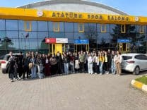 Sakarya'da Öğrenci Toplulukları ile Bağımlılıkla Mücadele Etkinliği Tribünlerde Başladı