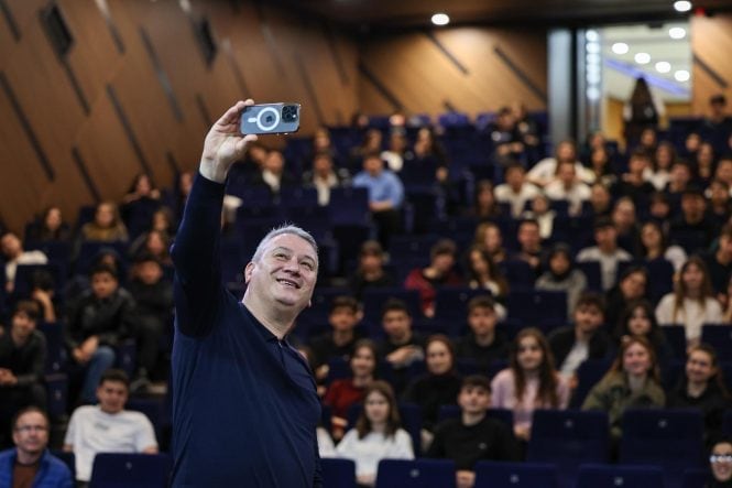 Başkan Osman Çelik, Serdivan’da Gençlerle ve Eğitimcilerle Buluştu: Görüşler Geleceğe Yön Veriyor