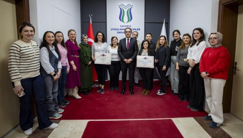 SUBÜ'de Engelsiz Üniversite Bayrak Ödülleri için Adaylık Belgeleri Temsilcilere Teslim Edildi