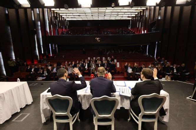 Adapazarı Belediyesi Meclisi Nisan Ayı Toplantısında Yeni Üyeler ve Projeler Belirlendi