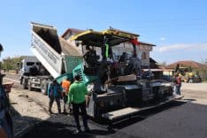 Akyazı'da Altındere ve Yağcılar Mahallelerinde 8 Kilometrelik Yol Modern Asfalta Kavuşuyor