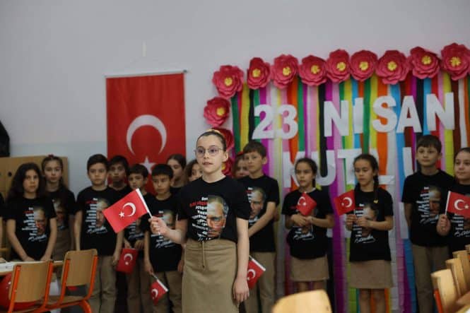 Sakarya’da 23 Nisan Kutlamasında Çocuklar Sanat Atölyesiyle Renkli Anlar Yaşadı