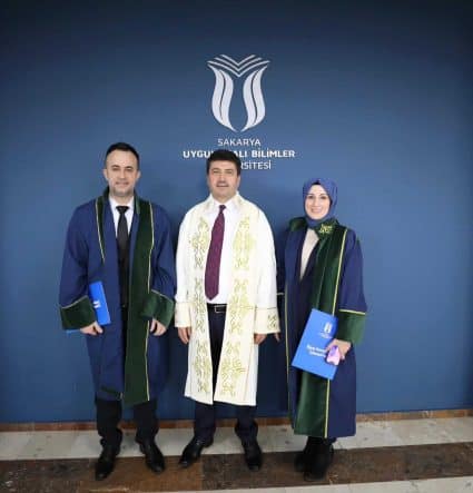 Dr. Halil Demir ve Dr. Yeliz Karadeniz’e Akademik Unvan Belgeleri Takdim Edildi