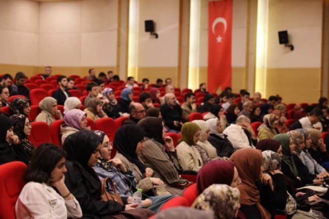 Prof. Dr. Mahmut Erol Kılıç, Sakarya’da Modern Dönemde Anlam ve Kendini Tanıma Üzerine Konuştu