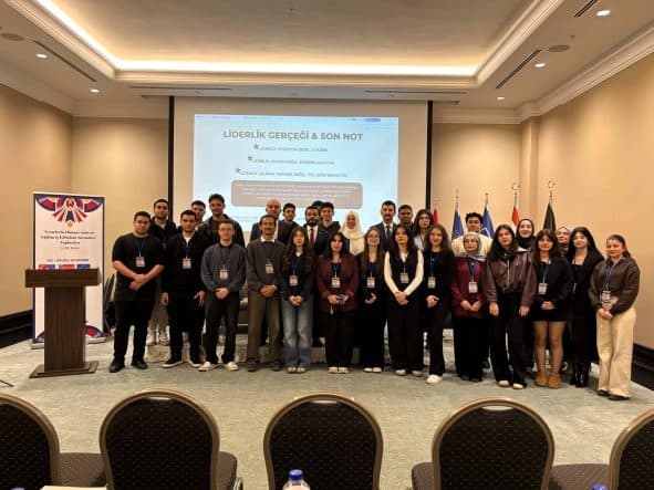 SUBÜ Denizcilik MYO Öğrencileri İstanbul’daki Macerapark Gençlik Etkinliği’nde Geleneksel Sporları Deneyimledi