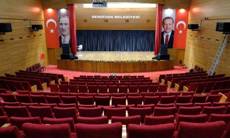 Serdivan Kongre ve Konferans Salonu Tamamen Yenilenerek Hizmete Açıldı