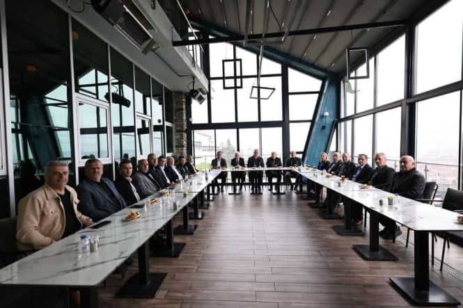 Serdivan’da 16 İlçeden Muhtarlar Ortak İstişare Toplantısında Buluştu