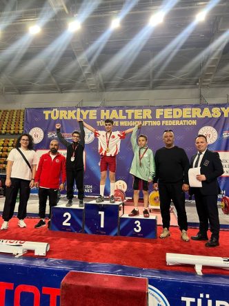 Serdivanlı Muhammed Asım Ay Minikler Halter Şampiyonası’nda Ülke İkinciliği Elde Etti