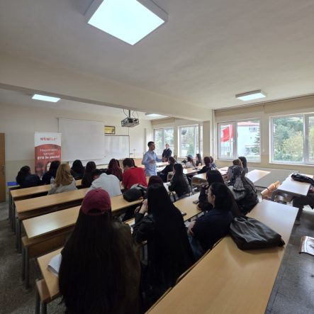 Sakarya MYO’da Turizm ve Seyahat Hizmetleri Öğrencilerine Sektördeki Güncel Trendler Anlatıldı