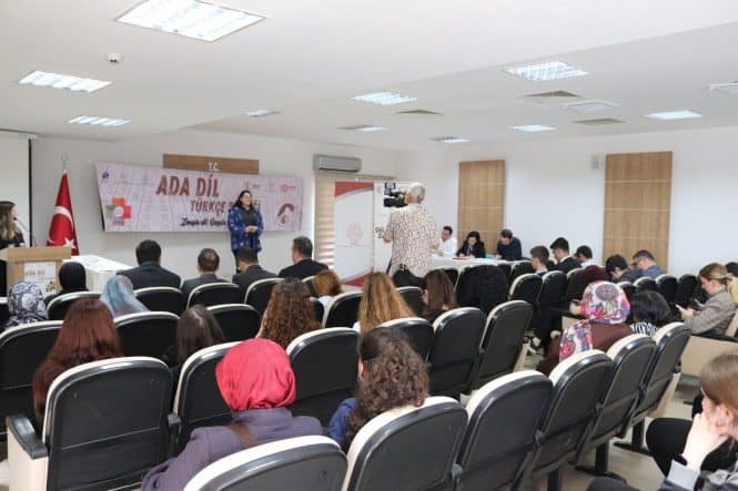 Sakarya Üniversitesi Akademisyenleri Adapazarı’nda Türkçe Şenliğine Uzmanlık Katkısı Sundu