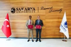Zemzem Bilim ve Teknoloji Üniversitesi Heyeti Sakarya Üniversitesinde Akademik Paylaşım ve İş Birliği Görüşmeleri Yaptı